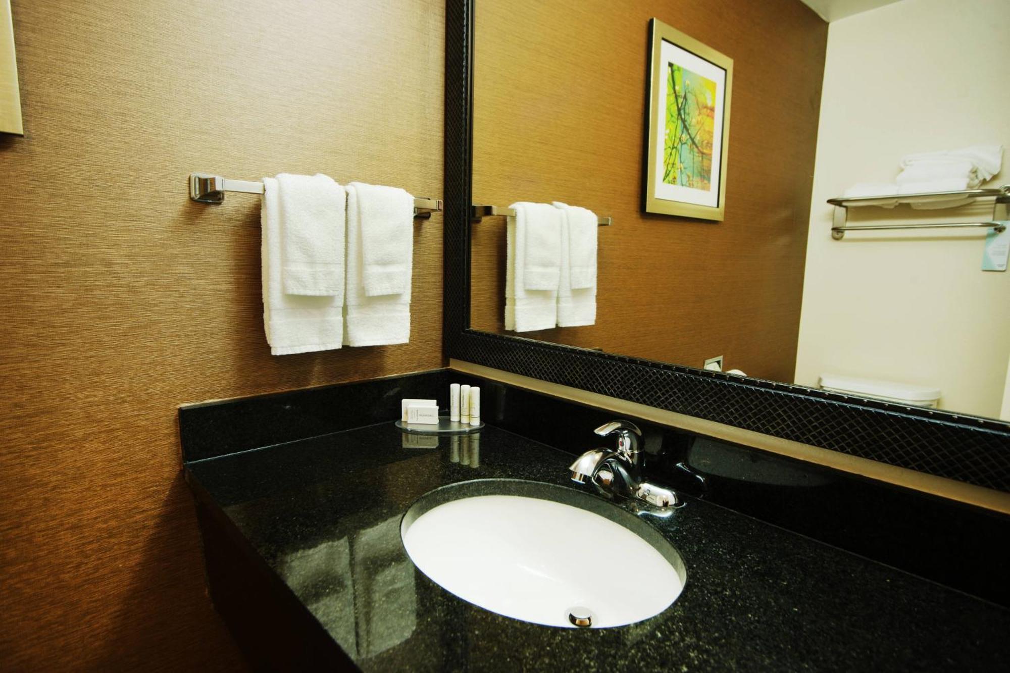 Fairfield Inn And Suites By Marriott Бартълсвил Екстериор снимка
